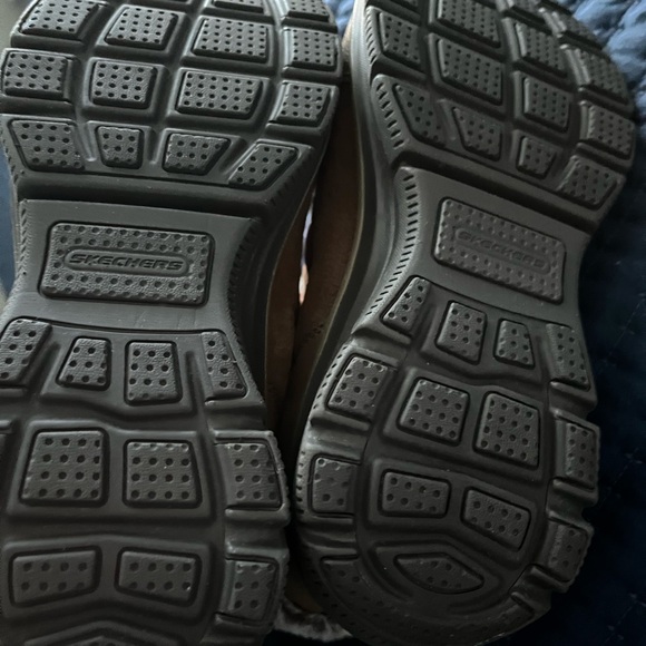 Skechers Tan Fur-Lined Winter Boots slip on size 8.5 - Picture 4 of 5